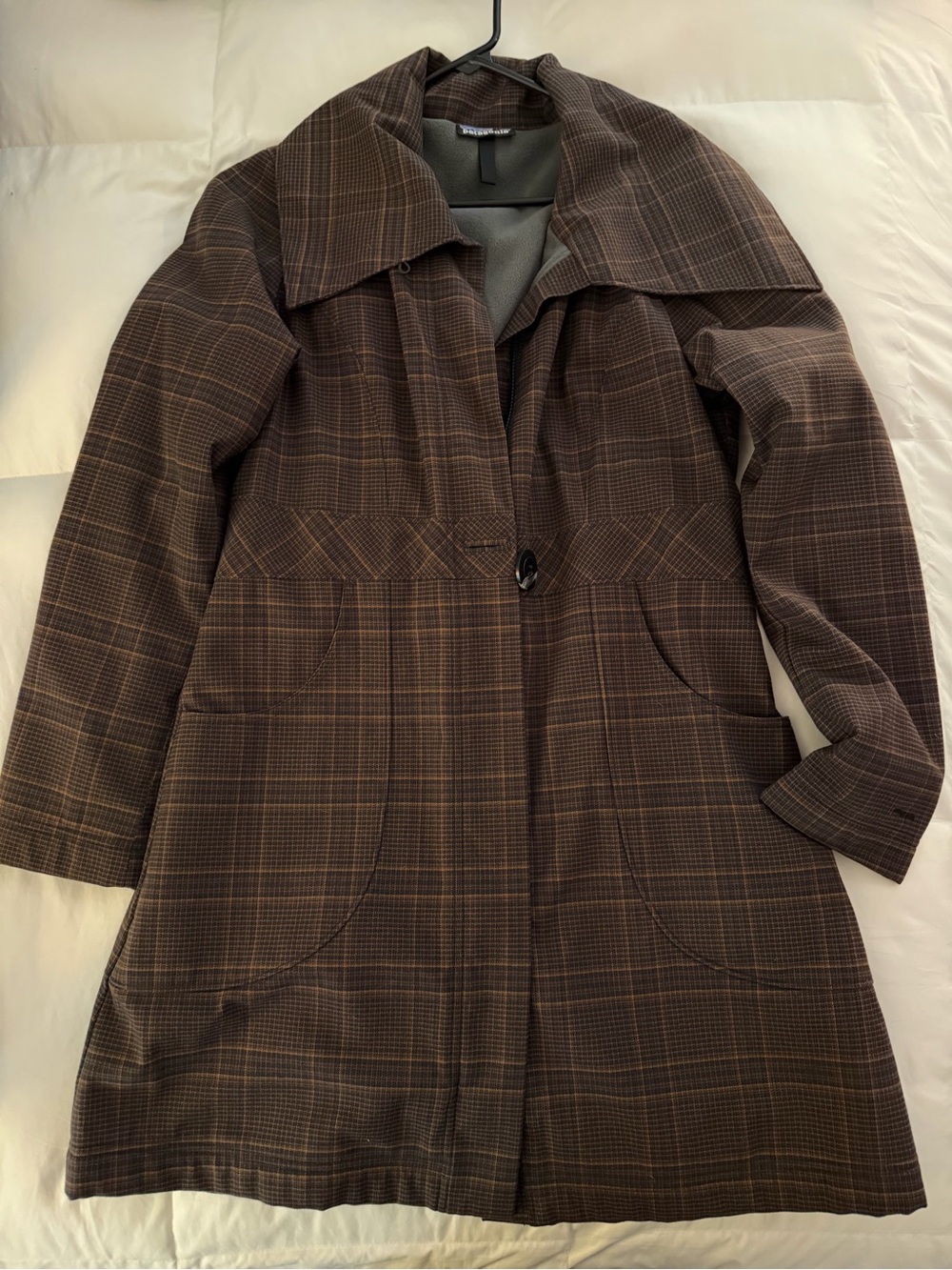 Patagonia Women’s Medium Mid Length Brown Plaid Fleece Lined Coat